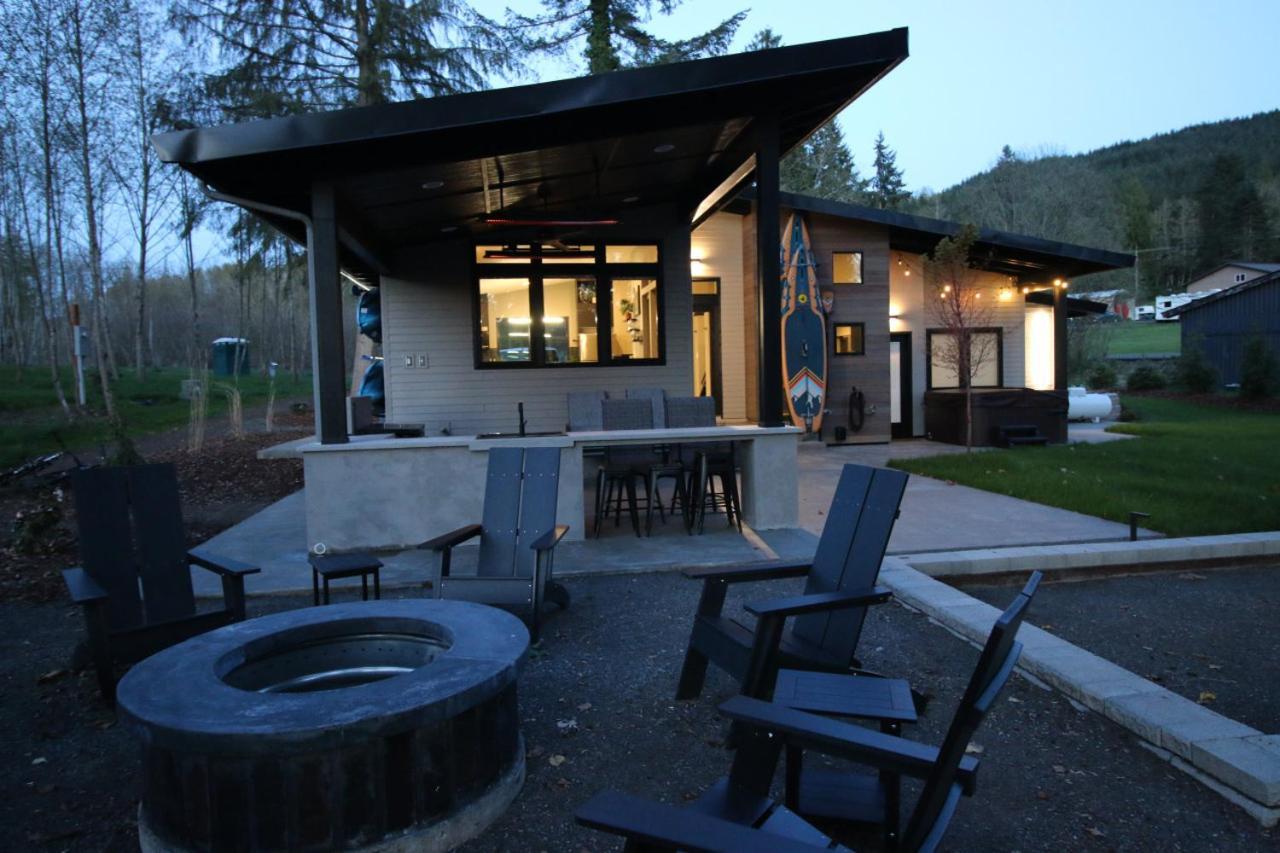 Luxe Lake Cabin Hot Tub Grill Firepit Ev Charger Onalaska المظهر الخارجي الصورة